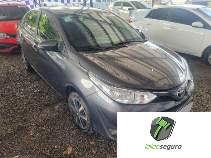 LOTE 030 TOYOTA YARIS SEDAN 2022